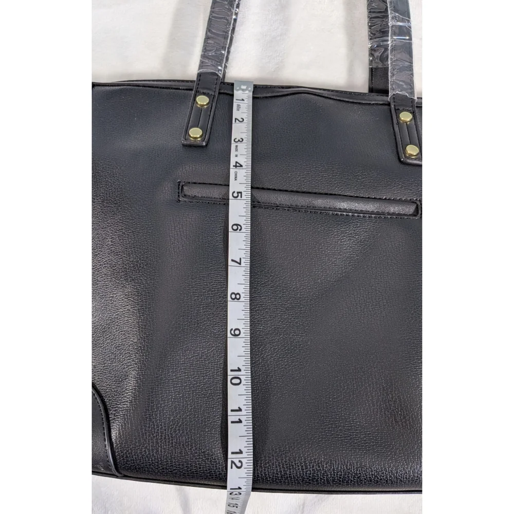 2017 A New Day Chic Laptop Shoulder Bag In Black